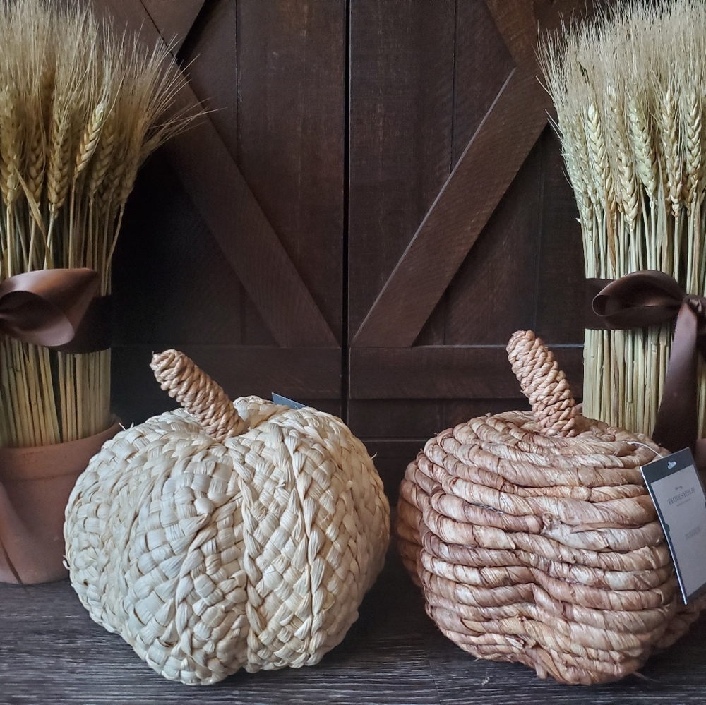 woven corn husk pumpkin home decor thanksgiving